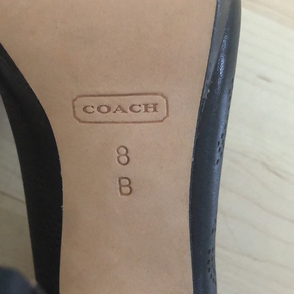 Coach leather perforated high heals - Picture 6 of 10